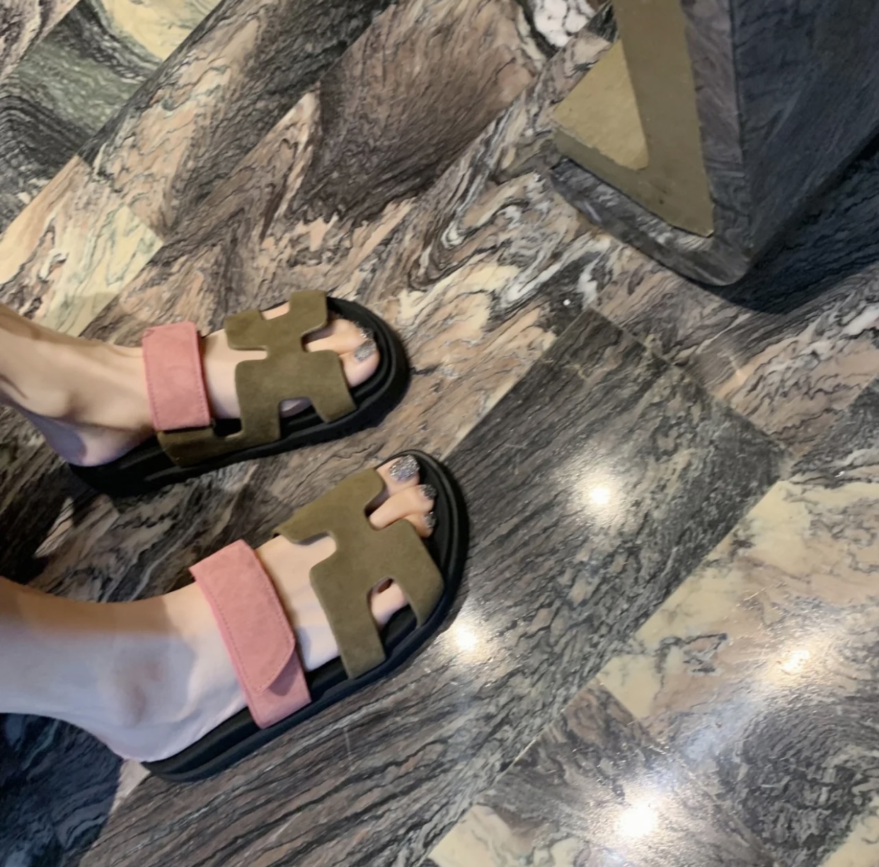 NO:649873,Desert rose pink ~ suede, super popular H-shaped sandals/secondary shoes, the focus is super easy to wear, slippers, slippers, chamois leather19860909沙漠玫瑰粉~麂皮 超级火爆的H型凉拖鞋/二舅鞋,重点是超级好穿,拖鞋,slippers,chamois leather,Women's Shoes