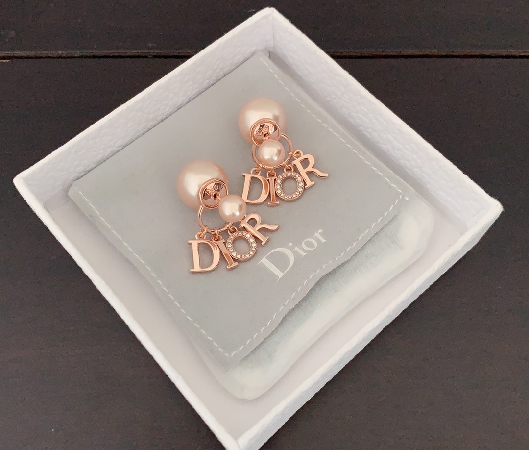 Original Single Version 】 (with complete packaging)Dior's latest model - Jewelry