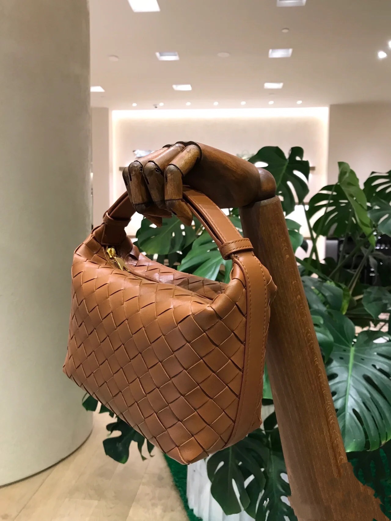 Bottega Veneta Product _djAqfiU9LSB1jAkrp9ydMAnDKpJ63fPOsM6PjWA
