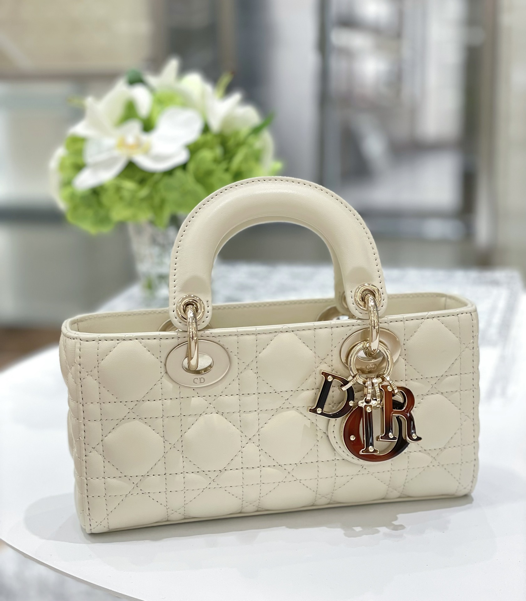 디올 Lady D-Joy 22cm 화이트 까나쥬 백 레플리카