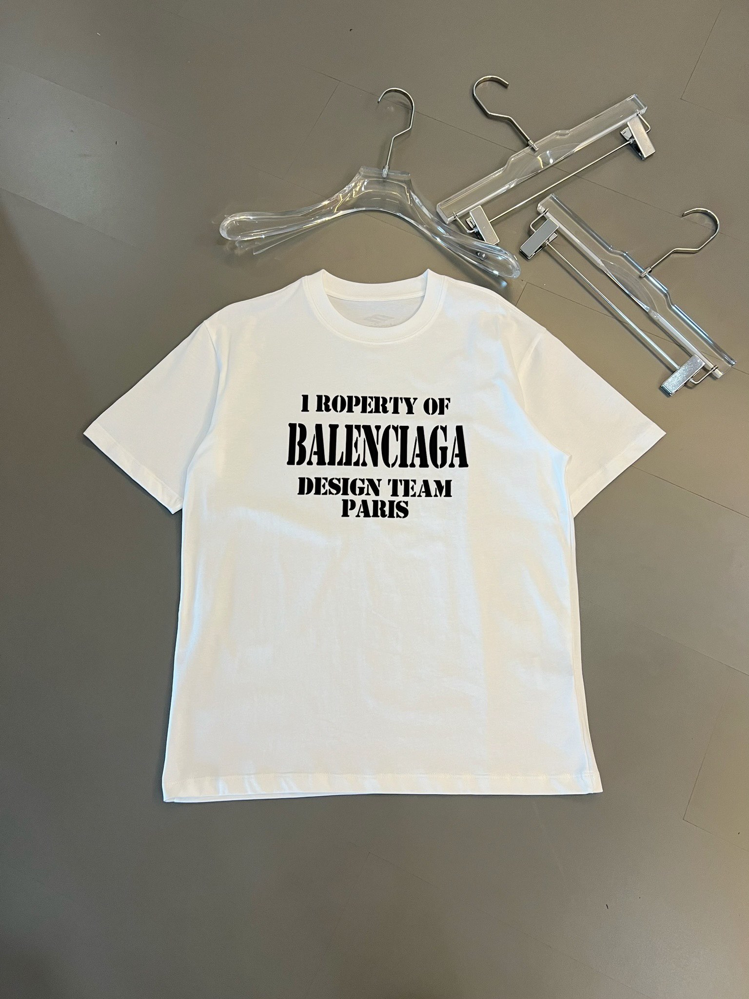 Is it illegal to buy dupe
 Balenciaga AAAA
 Clothing T-Shirt Spring Collection Fashion Short Sleeve