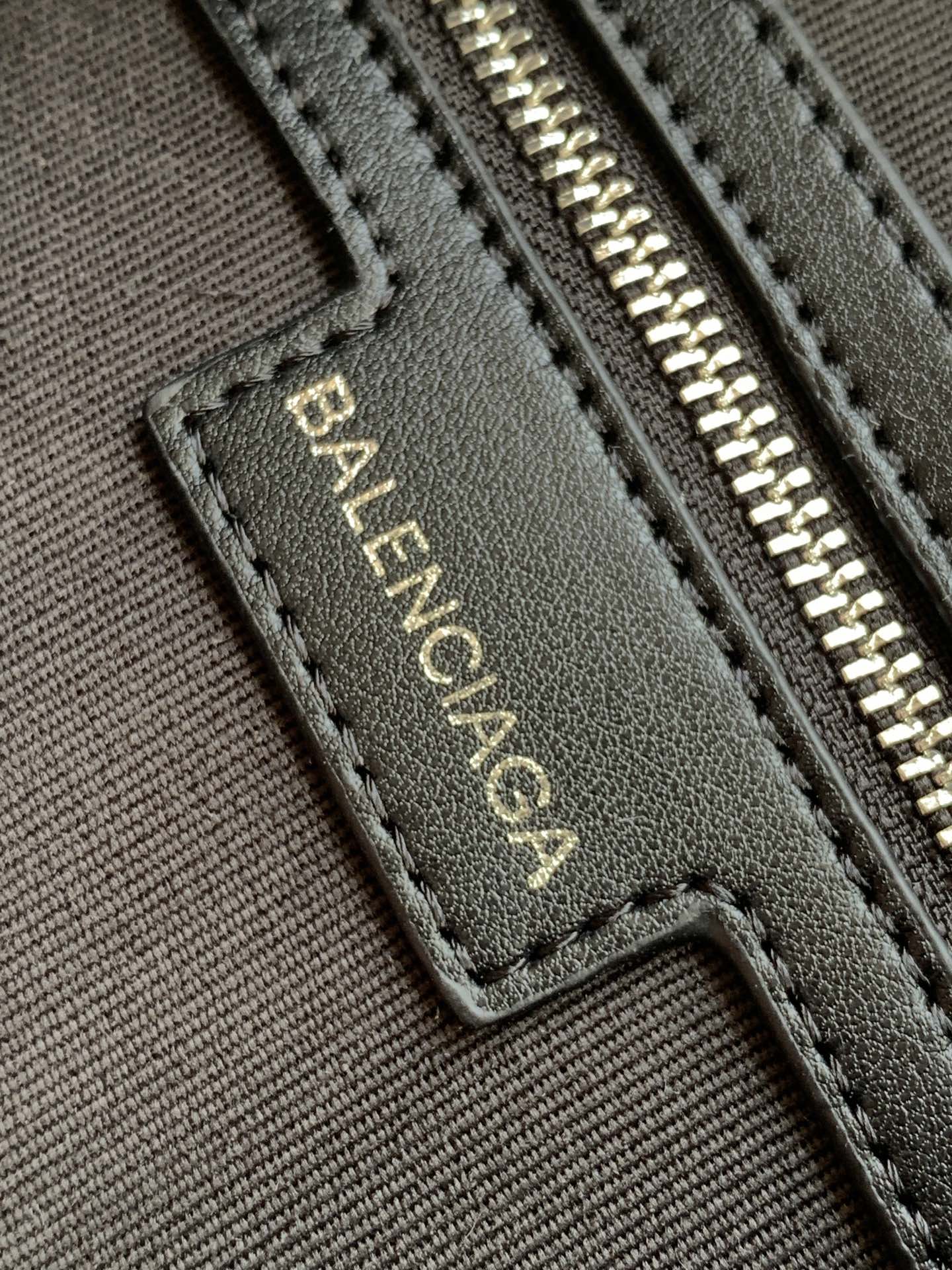 巴黎世家 BALENCIAGA Le Cagole 系列手袋