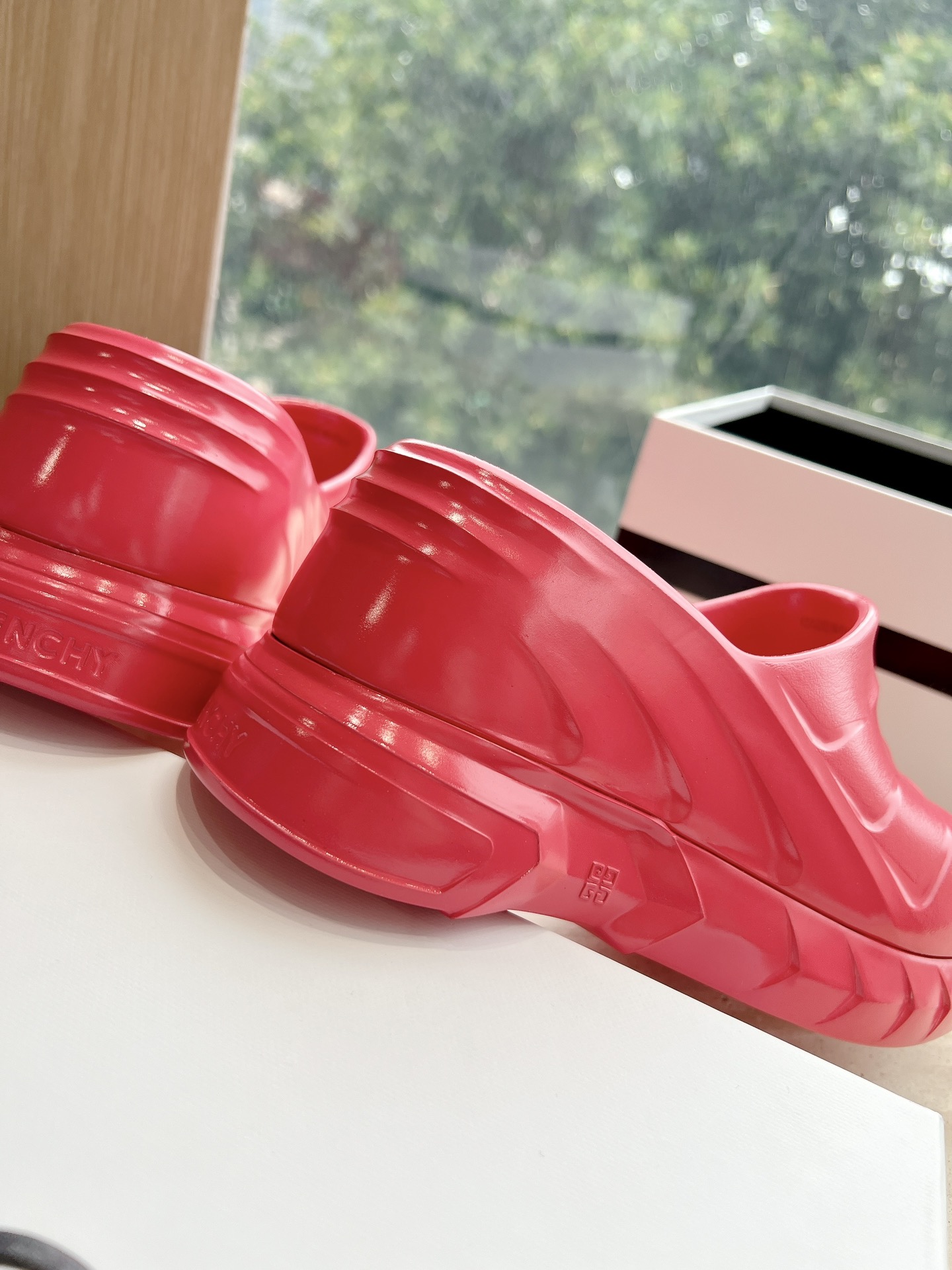 Givenchy Marshmallow Shoes: Trendy Style with Imported Materials and Original Design - 图片 9