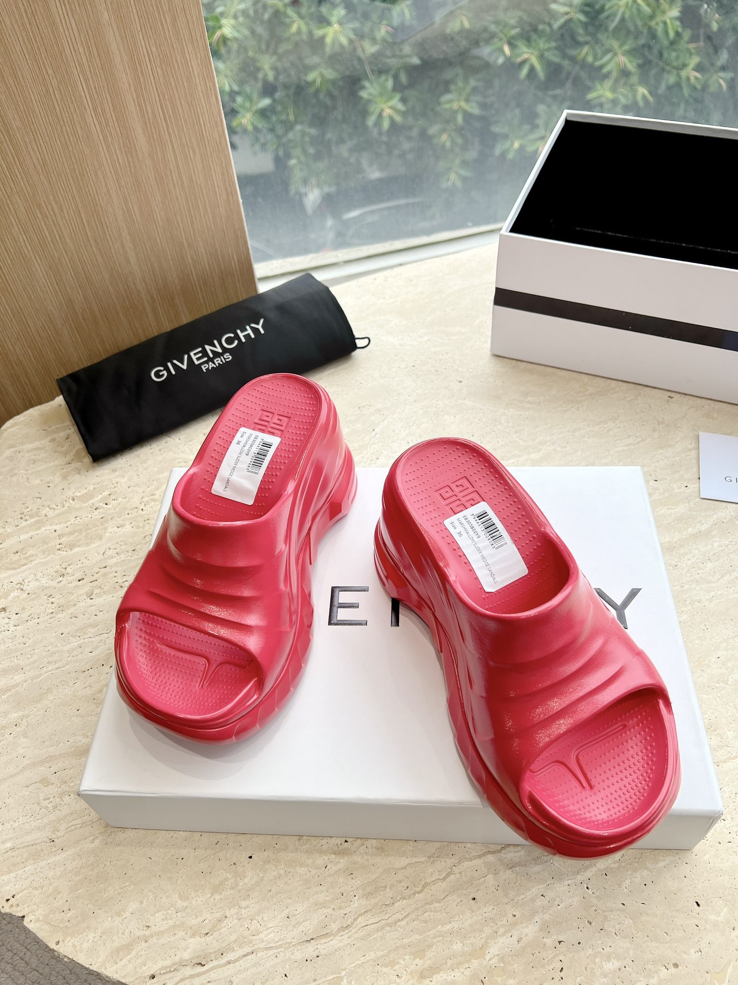 Givenchy Marshmallow Shoes: Trendy Style with Imported Materials and Original Design - 图片 5