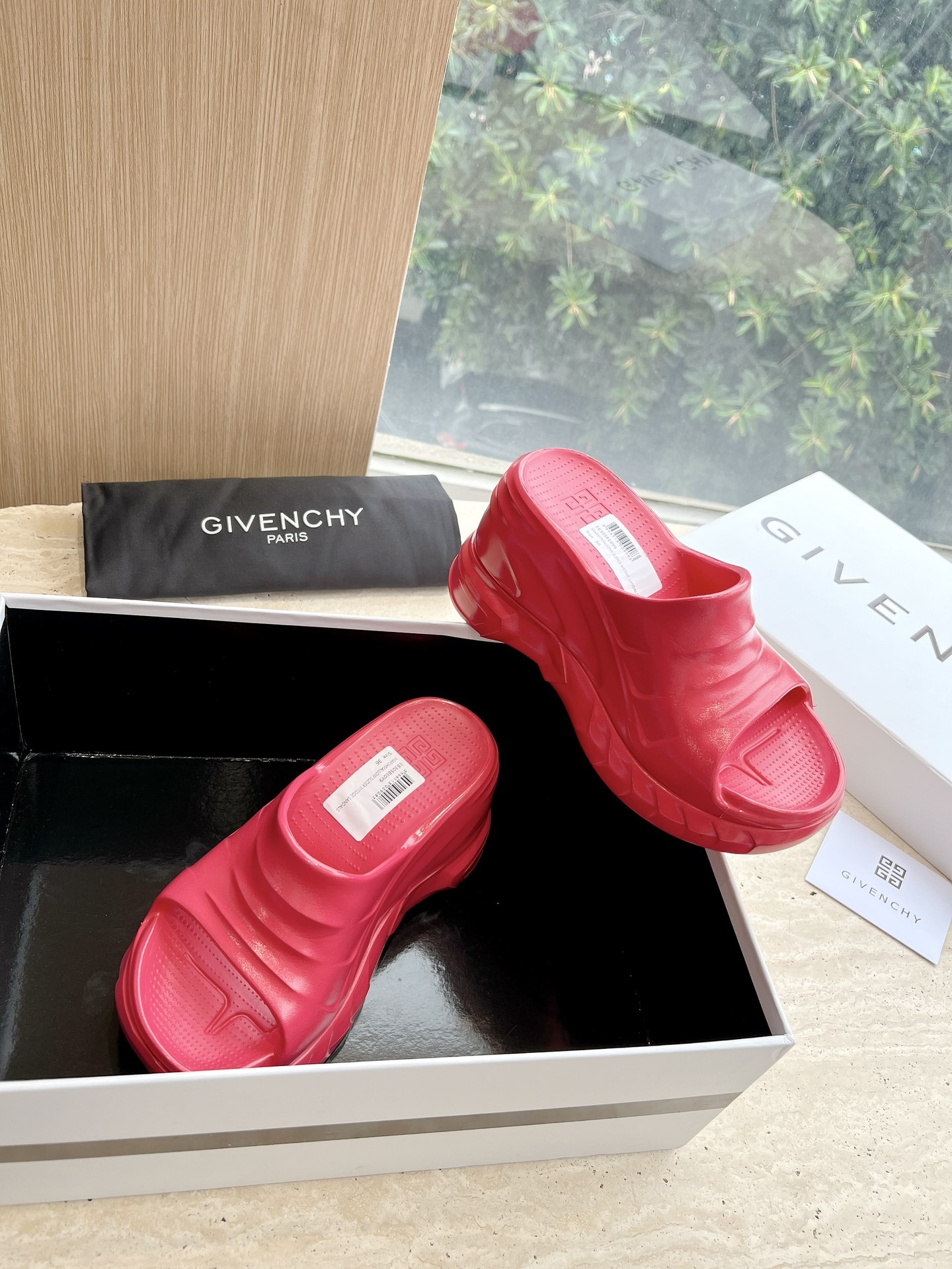 Givenchy Marshmallow Shoes: Trendy Style with Imported Materials and Original Design - 图片 2