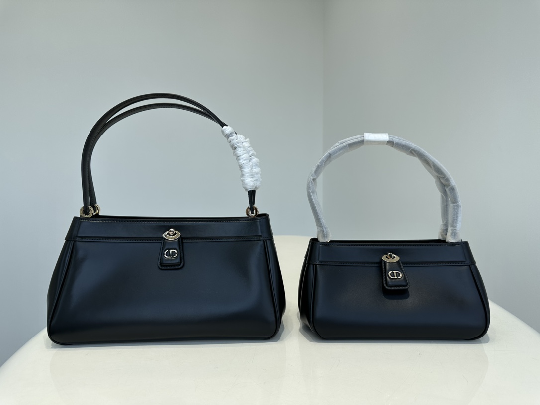New Dior Dior hand-held armpit bag!