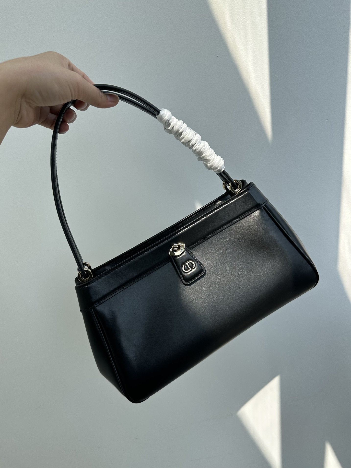 High-end premium pure original Dior Dior medium size 23s new key armpit bag shoulder handbag, the bag body is carefully made of imported Italian