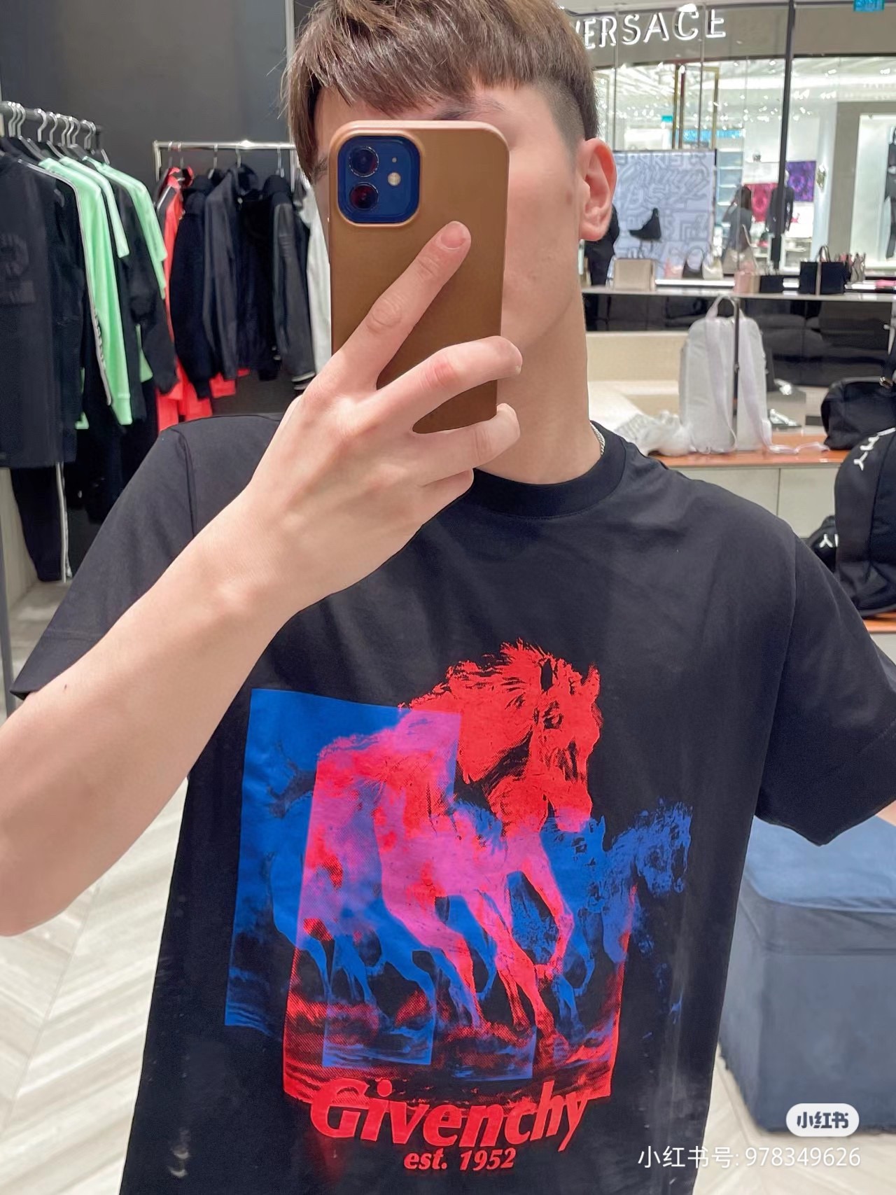 GIVENCHYGIVENCHY 23ss horse print short sleeve upper body effect
