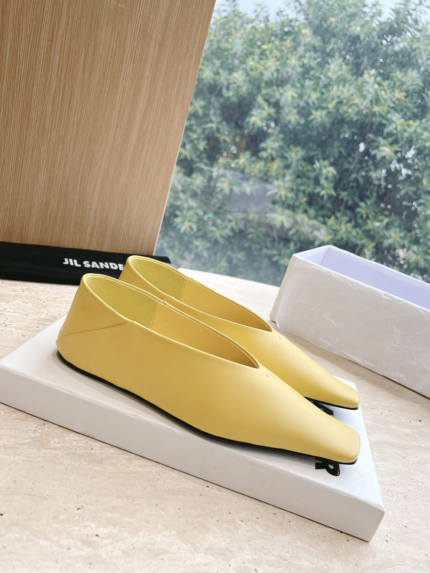 “JIL SANDER 2023 New Stylish Flat Shoes with Sheep Skin, Vintage Look” - 图片 6