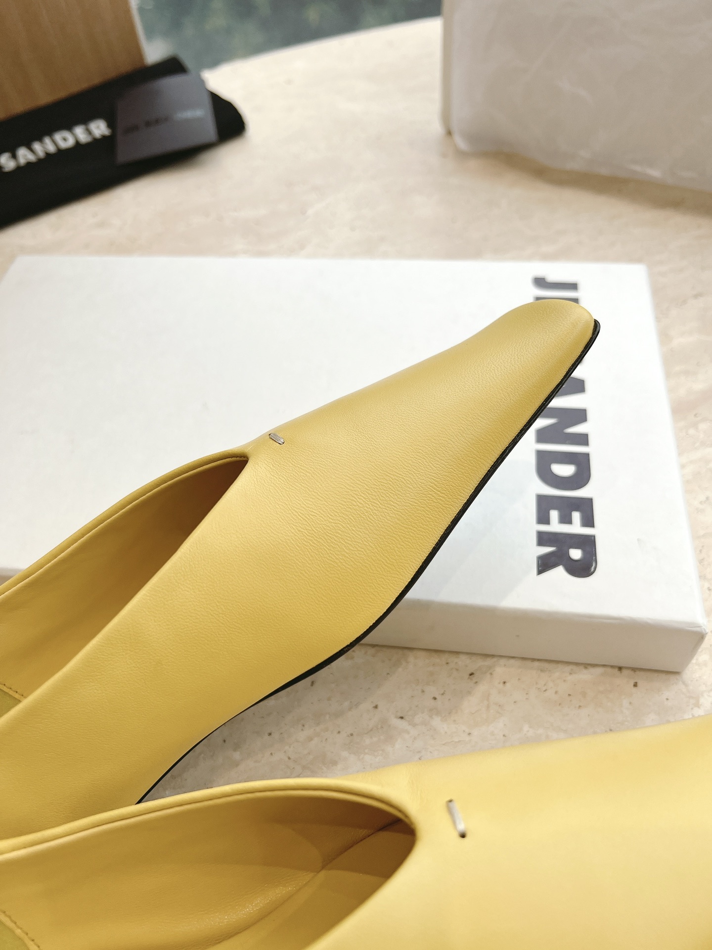 “JIL SANDER 2023 New Stylish Flat Shoes with Sheep Skin, Vintage Look” - 图片 8