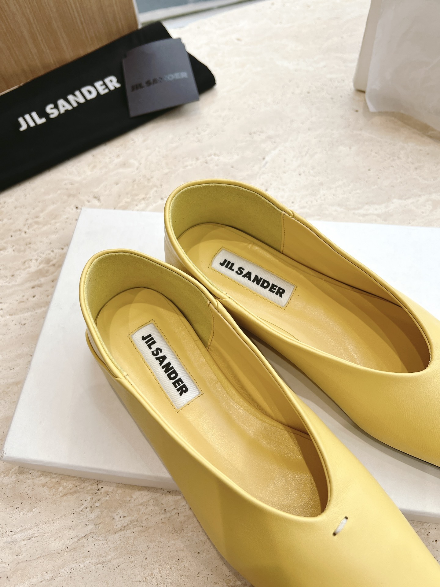 “JIL SANDER 2023 New Stylish Flat Shoes with Sheep Skin, Vintage Look” - 图片 7