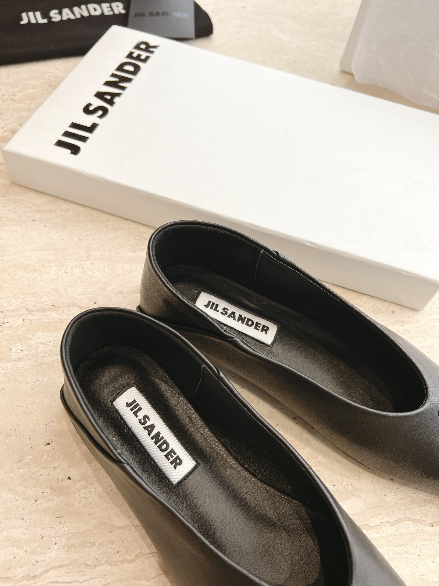 “Jil Sander 2023 New Stylish Flat Shoes with Sheep Skin, Vintage Design” - 图片 8
