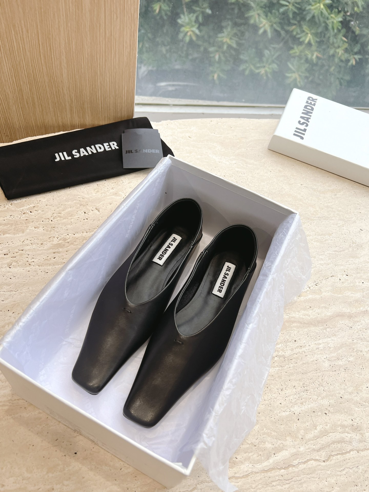 “Jil Sander 2023 New Stylish Flat Shoes with Sheep Skin, Vintage Design”