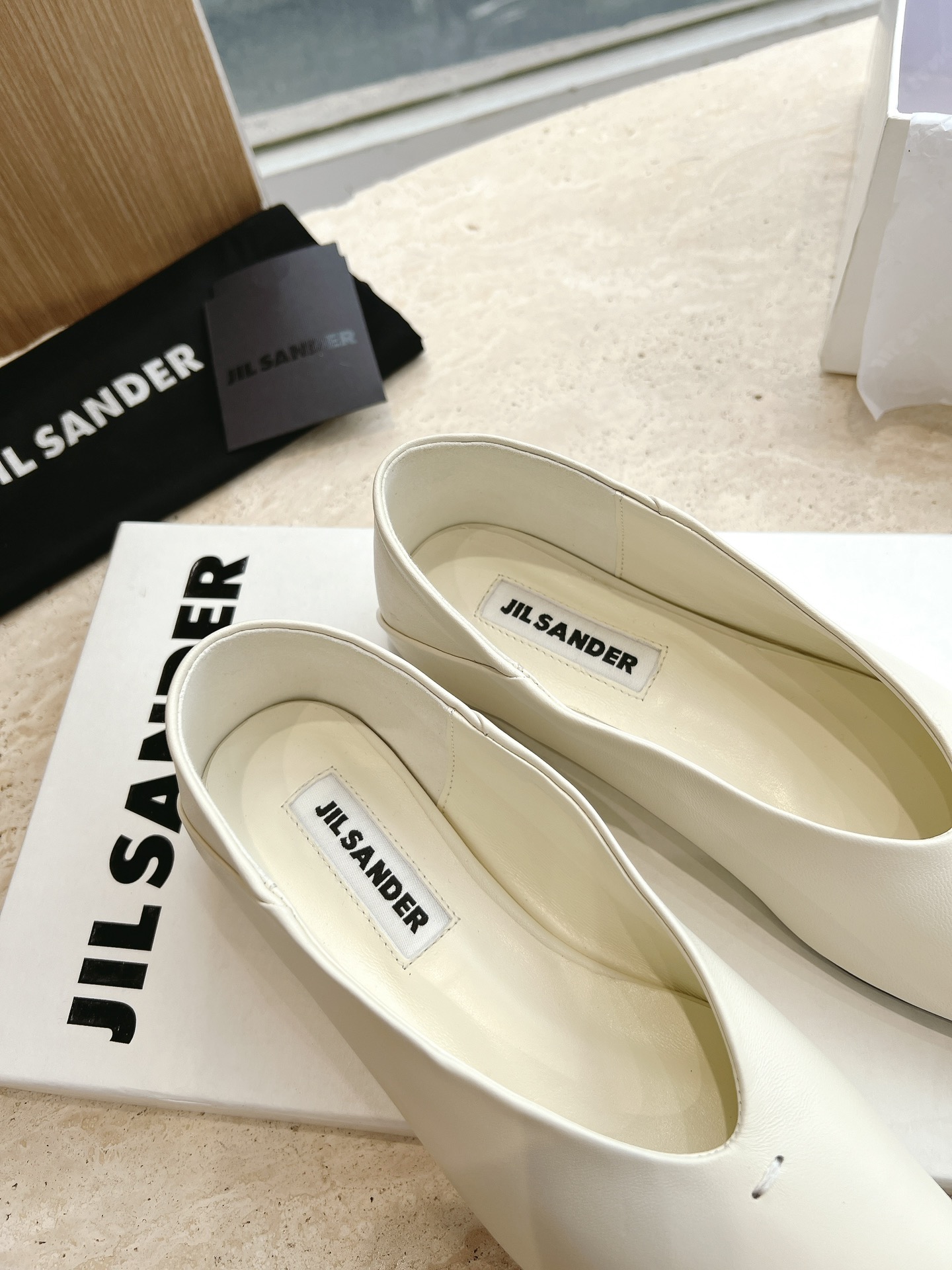 “Jil Sander 2023 New Stylish Flat Shoes: Sheep Skin, Vintage Design, Unmissable Comfort” - 图片 8