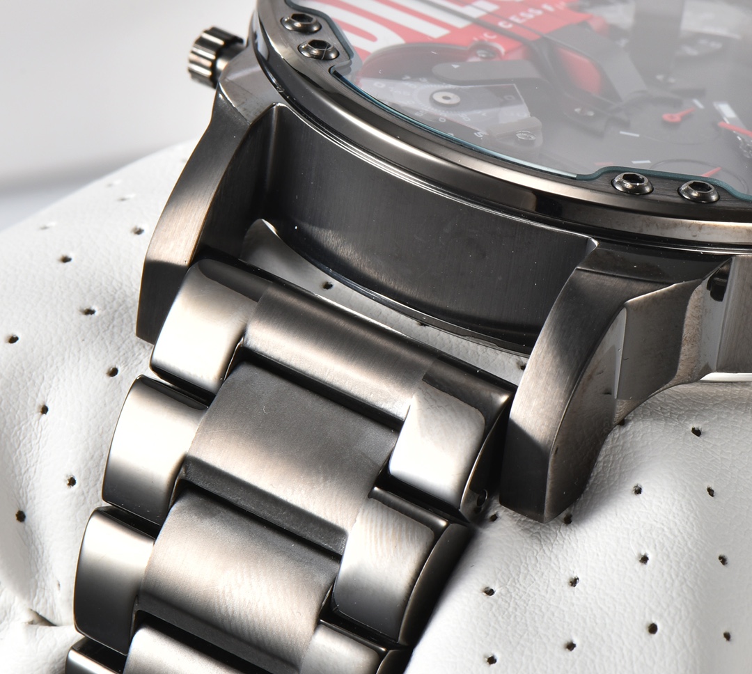 DIESEL DZ7463 Watch: Queen of Gentleman’s Style with Capricorn Core and Zirconium Steel Wrapping