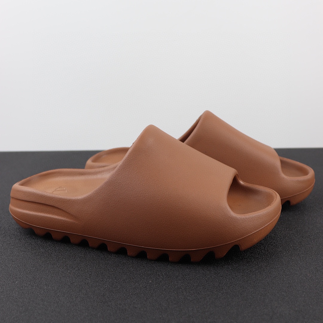 ¡Zapatillas Yeezy de coco! Superficie mate.
