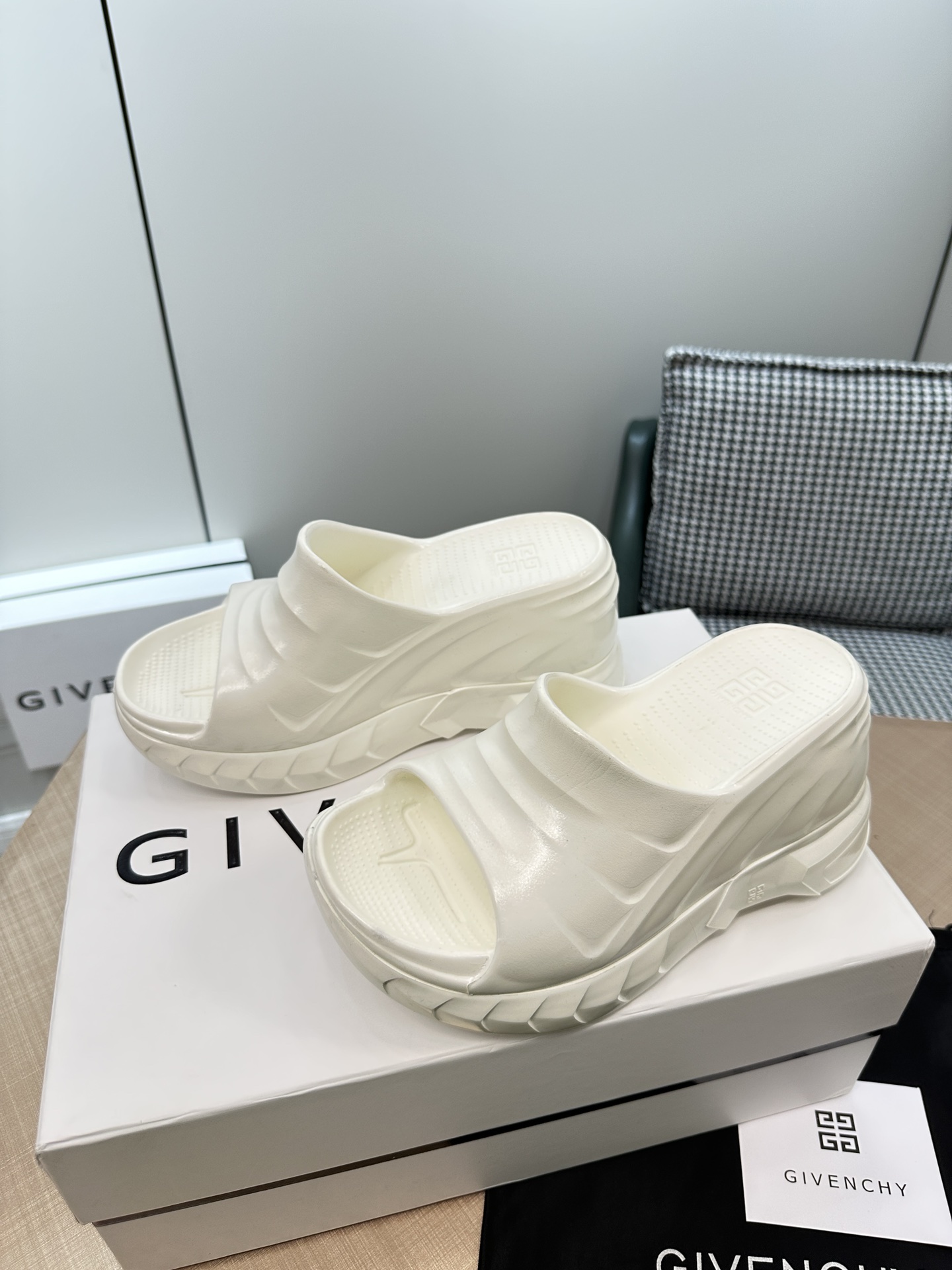 Givenchy纪梵希23vs春夏爆