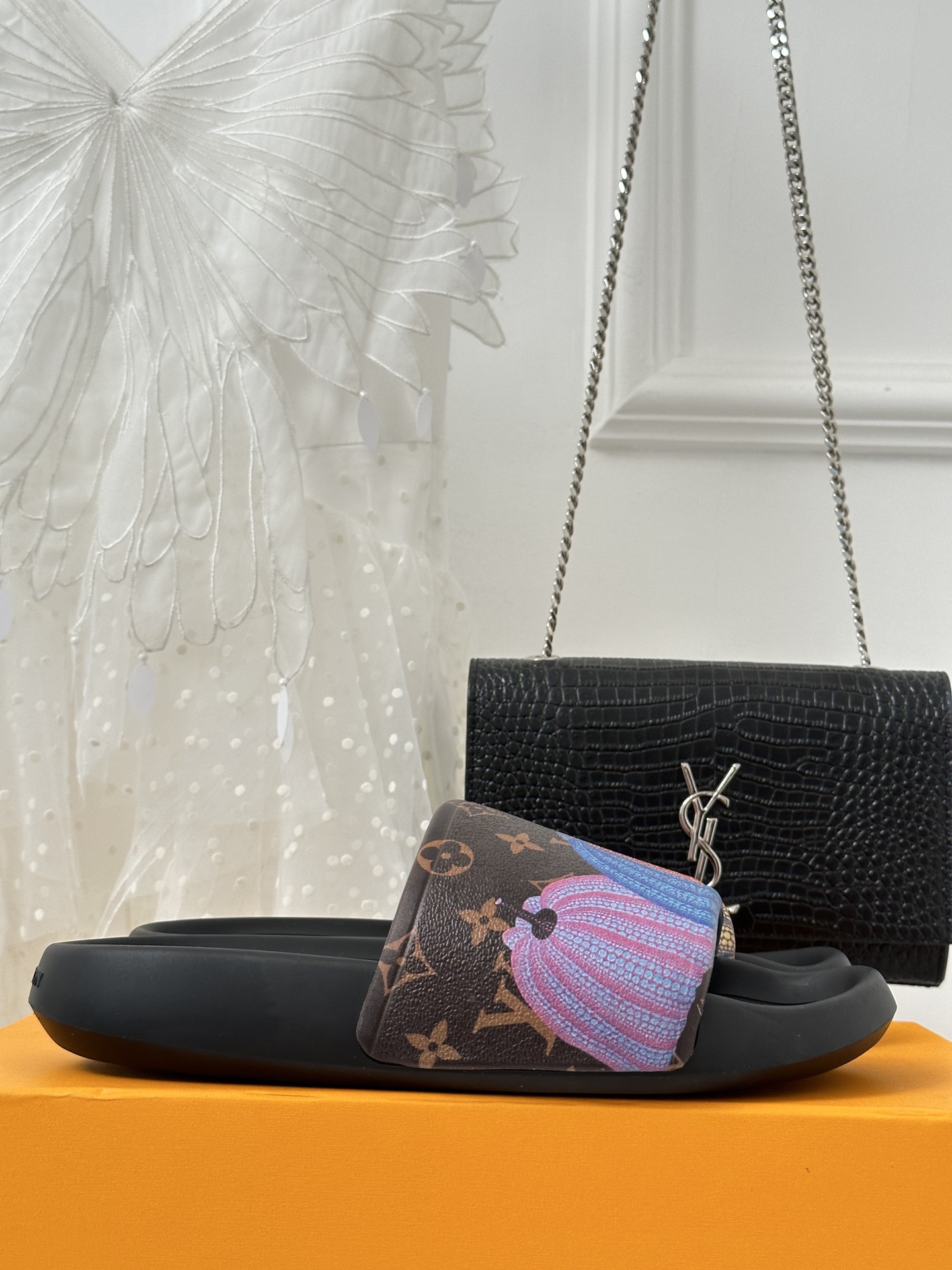Louis Vuitton Shoes Slippers Unisex