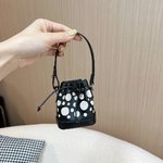 best website for replica
 Louis Vuitton Bucket Bags Online Sale
 Monogram Canvas PU Chains M00818