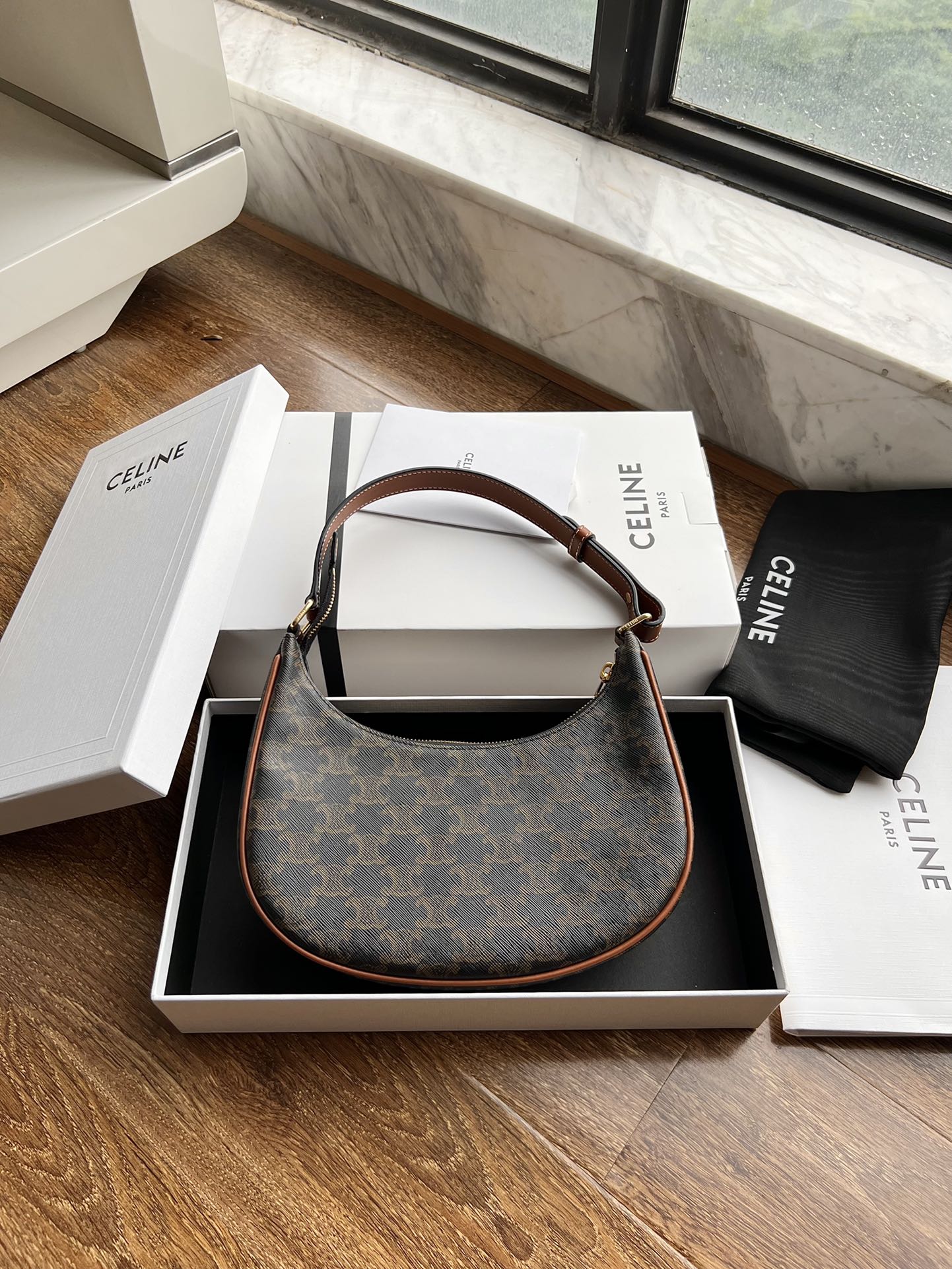600 original all-steel hardware CELINE AVA TRIOMPHE retro presbyopic armpit bag shoulder bag for women pea bag