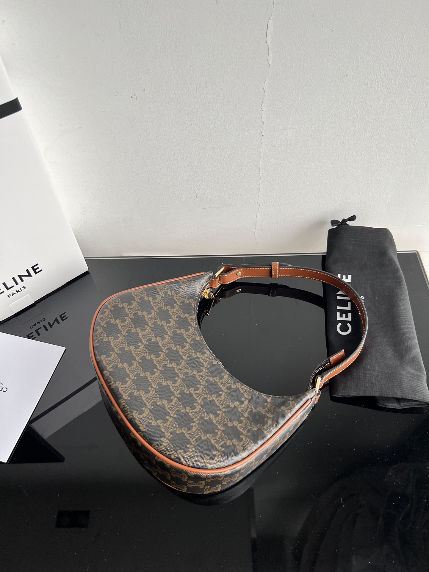600 original all-steel hardware CELINE AVA TRIOMPHE retro presbyopic armpit bag shoulder bag for women pea bag