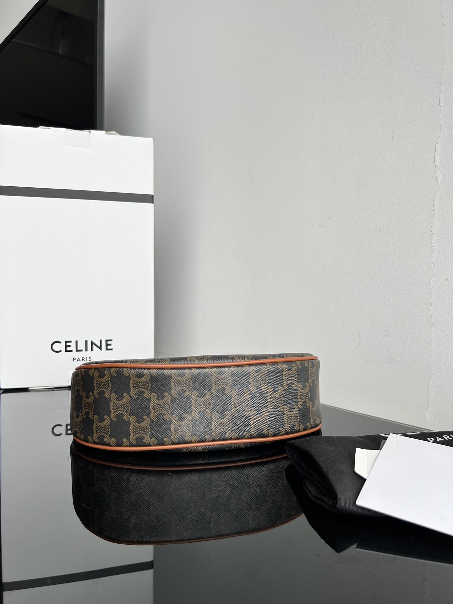 CELINE AVA TRIOMPHE canvas handbag, retro presbyopic armpit bag, shoulder bag for women, pea bag. Size: 23cmX 14cmX 7cm. . Coated PVC with origin