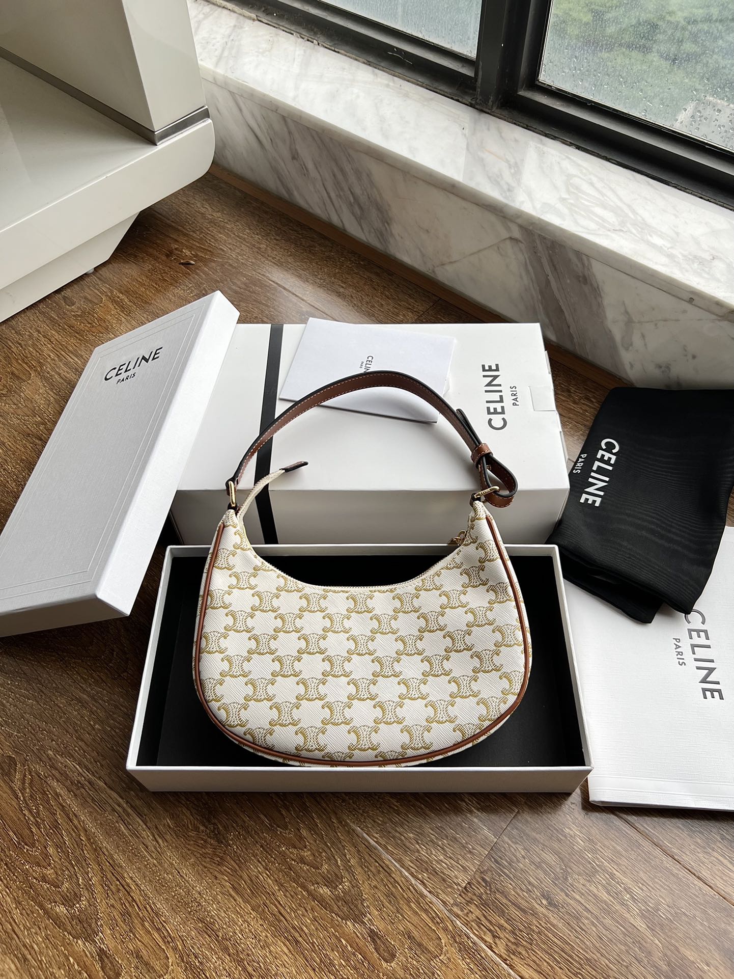 600 original all steel hardware CELINE AVA TRIOMPHE presbyopic armpit bag shoulder bag for women pea bag