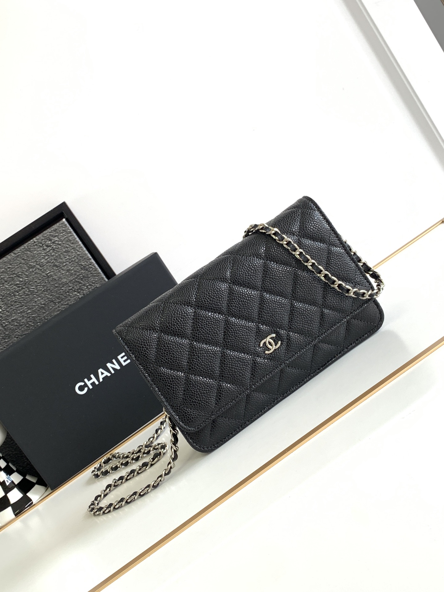 Hebilla plateada con patrón de bolas💥💥💥Bolso de la fortuna Chanel WOC Cadena de oro negro Chanel, esta relación prec…