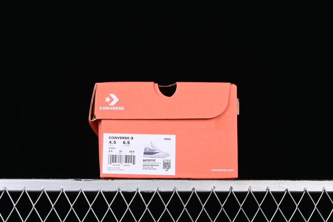 💰150纯原
Converse 1970s 全新撞色系列 低帮休闲板鞋 A07077C
#米白鞋身搭配撞色元素 附赠宽扁丝绸印花丝绸彩带 复古又温柔
尺码:35 36 36.5 37 37.5 38 39 39.5 40 41 41.5 42 42.5 43 44 M.C3