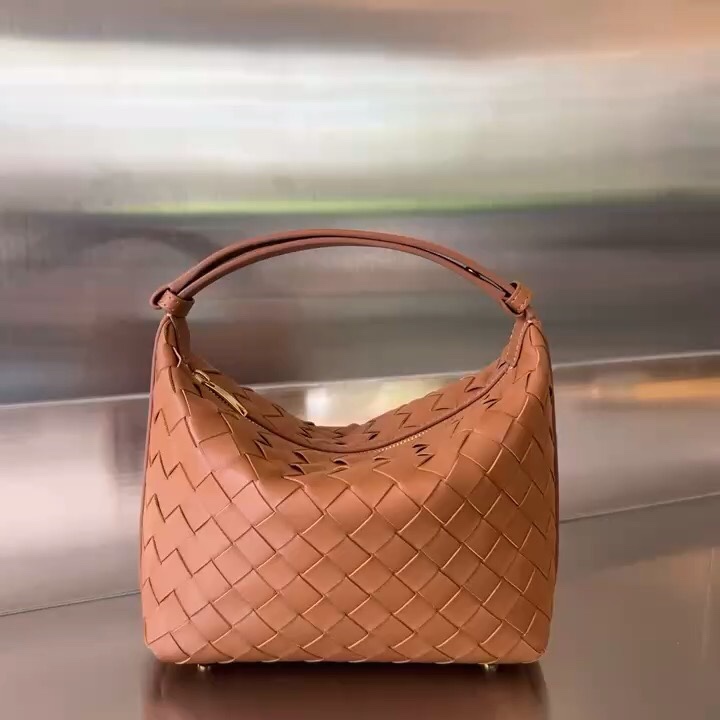 Bottega Veneta It will be a popular lunch bag