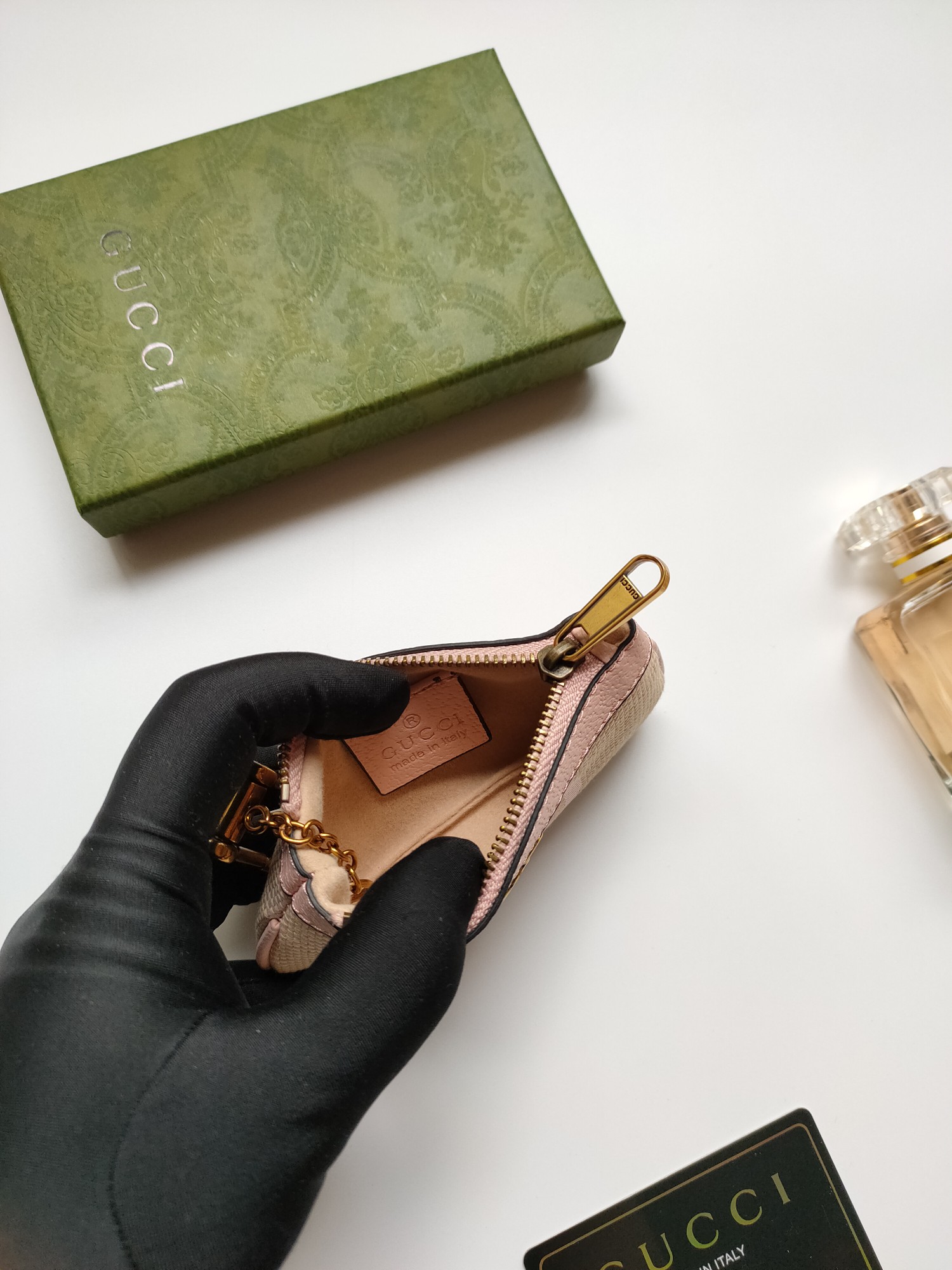 Gucci 小財布 - 大字布料と古銅双G金具の洗練されたデザイン