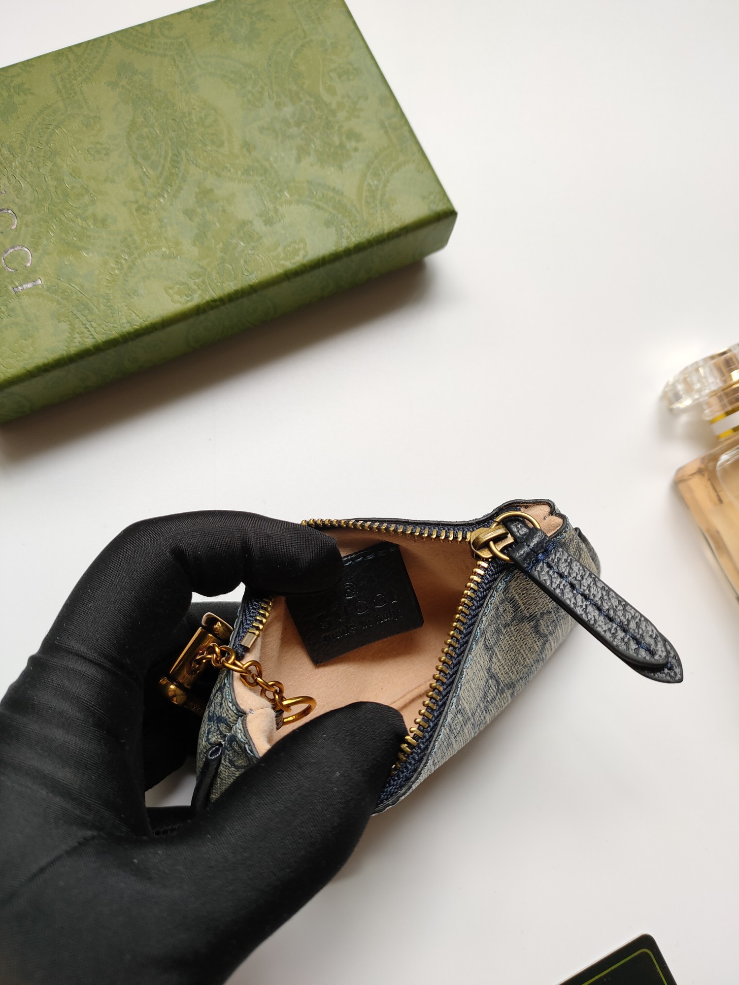 Gucci小零钱包 - 高級帆布と古銅五金の洗練されたデザイン