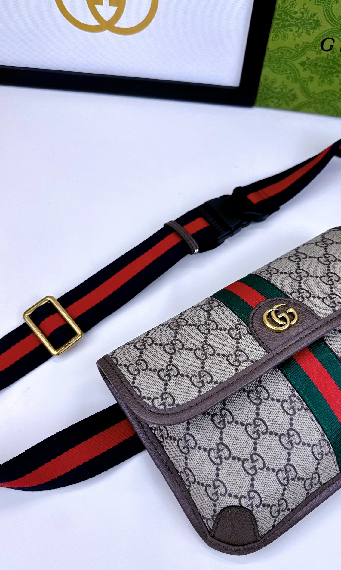 Gucci Ophidia GG小号腰包 - 現代と伝統が融合したデザイン