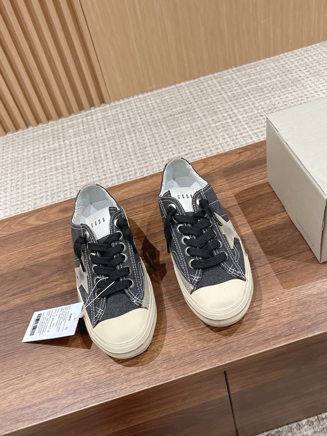 NO:263459,#Female model ★ -#｜Old retro small dirty shoes The exclusive three-layer sequin superposition process makes it shine in faint light!  Whoever wears it knows!  It flashed and exploded in the sunlight. The most eye-catching cub in the crowd is so versatile. The most important thing is that it is comfortable and easy to wear!  Peach pink sequins, really love it~ - MATERIAL Material - Upper Original Customized Greet Inner Imported Calfskin Outsole 1:1 Open molded outsole Heel height 2cm size 35-39 (40 custom made without return or exchange), casual shoes/sports shoes, sneakers, cowhide19860909#限女款 ★ -#｜做旧复古小脏鞋 独家三层亮片叠加工艺使得它微弱光线下都能闪闪发光！谁穿谁知道！在日光下更是闪到爆炸,人群中最亮眼的崽,还百搭的要命,最关键的是又舒服又好穿！蜜桃粉亮片,真的很爱～ - MATERIAL 材质 - 鞋面 原版定制格力特 内里 进口小牛皮 大底 1:1开模大底 跟高 2cm size 35-39（40定做不退换）,休闲鞋/运动鞋,sneakers,cowhide,Women's Shoes