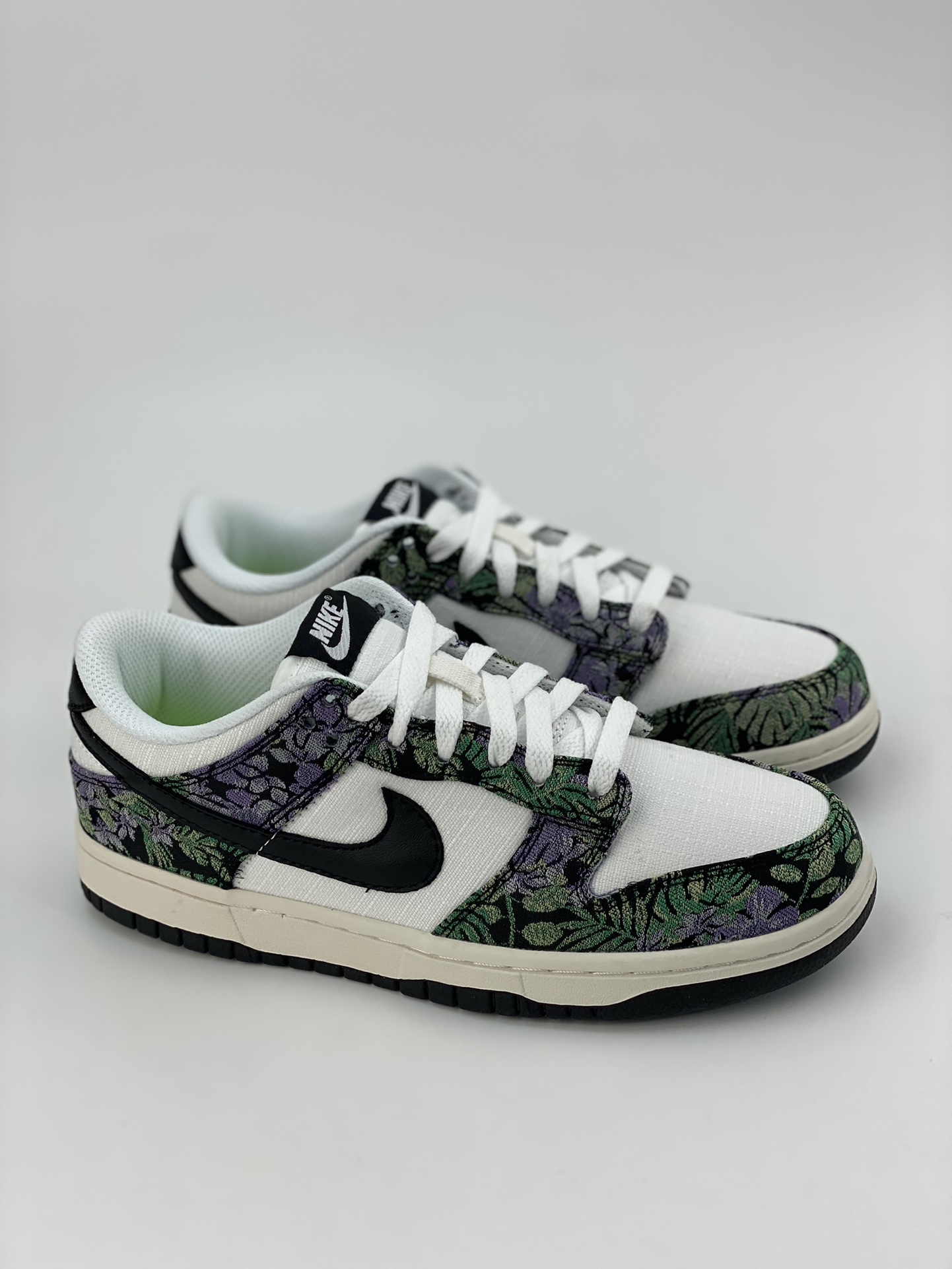 200 NIKE SB Dunk Low Next Nature Floral Tapestry 白黑花卉 FN7105-030