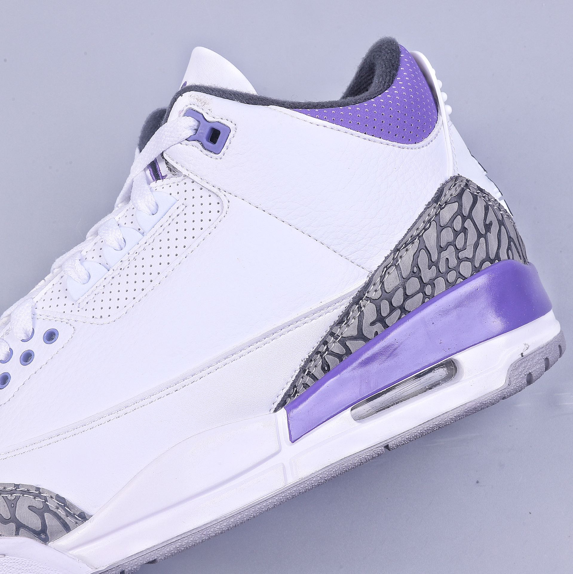 240 S Air Jordan 3 Retro ”Dark Iris” 白紫 CT8532-105