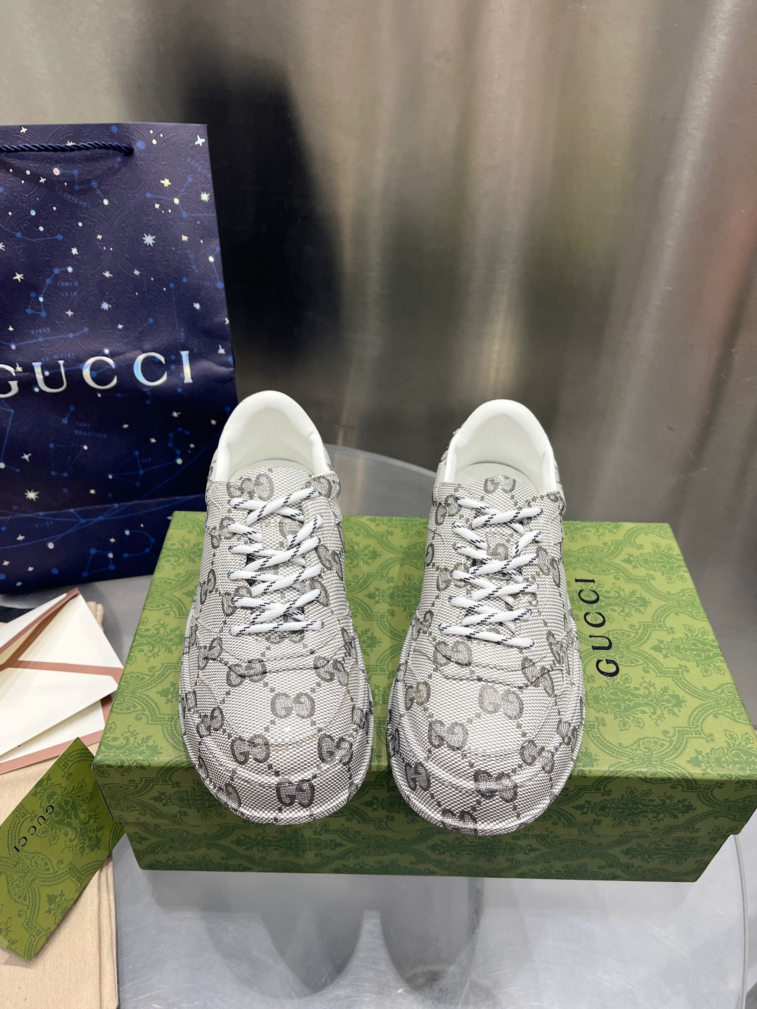 Replika mody
 Gucci Buty sportowe Buty codzienne Hurtowy sklep projektantów
 Unisex Prawdziwa skóra Casual