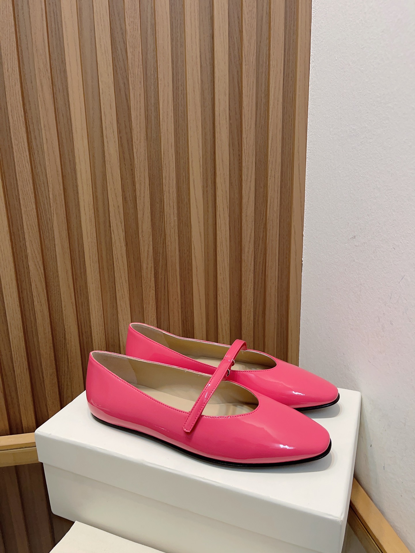 2023 Classic Mary’s Single Shoes: Almond-Shaped, Adjustable, Premium Materials, Elegant Simplicity - 图片 4