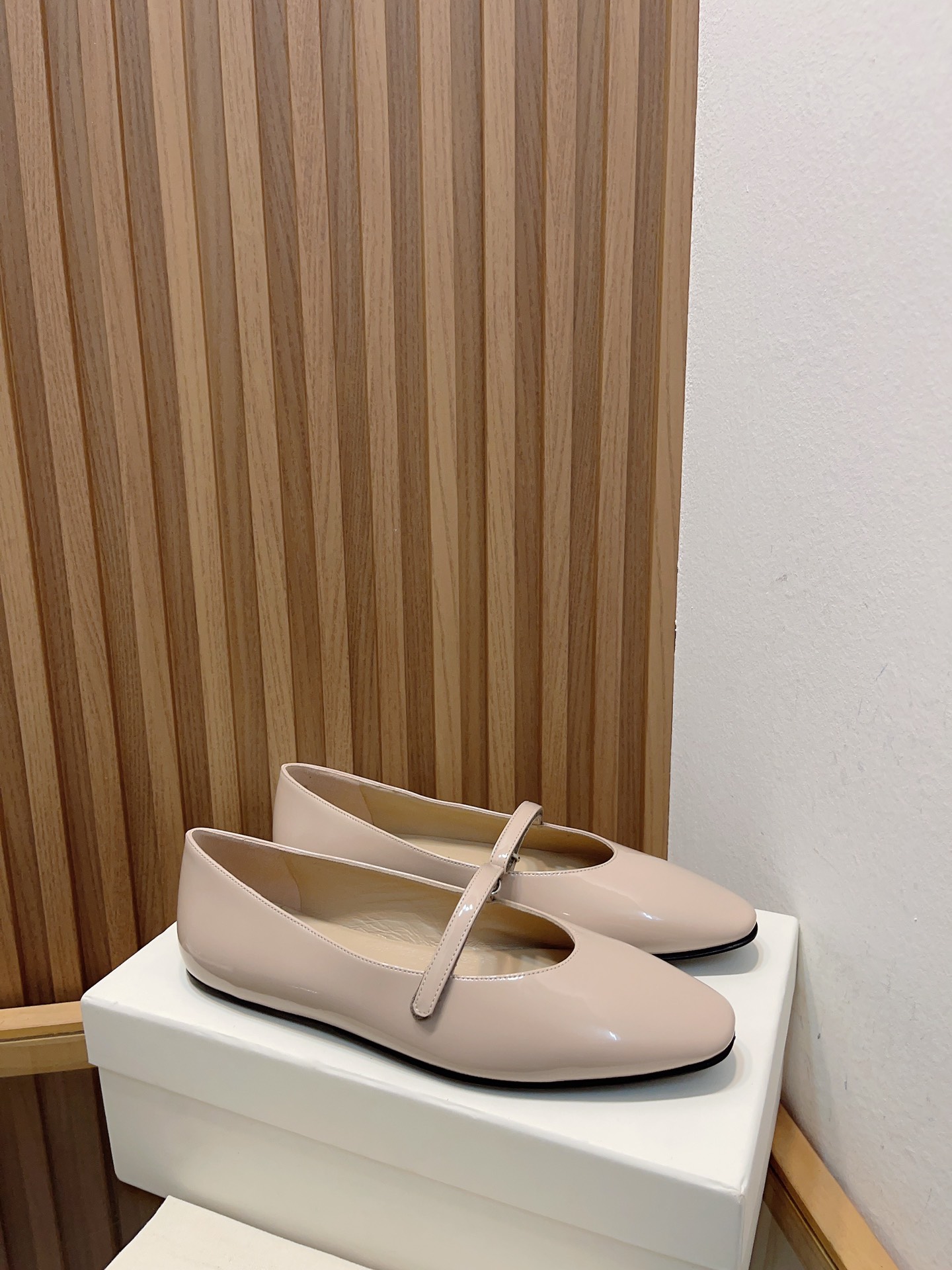 2023 Classic Mary’s Single Shoes: Simple Elegance with Quality Materials - 图片 4