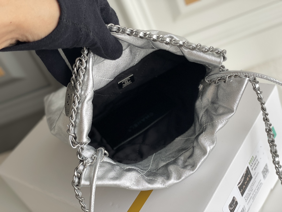 🌼现货 白金版▪️正品级 包装如图𝗖𝗵𝗮𝗻𝗲𝟭 𝟮𝟯𝐏 新色𝖬𝗂𝗇𝗂 𝟤𝟤𝖡𝖺𝗀 银色专柜售价𝟥𝟪𝟤𝟢𝟢