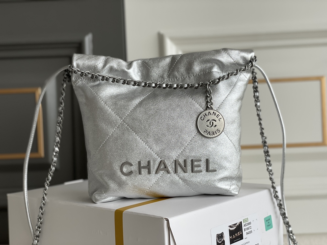 🌼现货 白金版▪️正品级 包装如图𝗖𝗵𝗮𝗻𝗲𝟭 𝟮𝟯𝐏 新色𝖬𝗂𝗇𝗂 𝟤𝟤𝖡𝖺𝗀 银色专柜售价𝟥𝟪𝟤𝟢𝟢