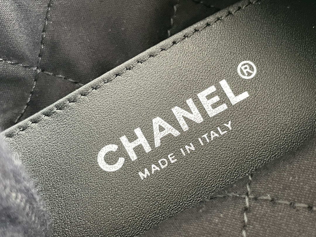 🌼现货 白金版▪️正品级 包装如图𝗖𝗵𝗮𝗻𝗲𝟭 𝟮𝟯𝐏 新色𝖬𝗂𝗇𝗂 𝟤𝟤𝖡𝖺𝗀 银色专柜售价𝟥𝟪𝟤𝟢𝟢