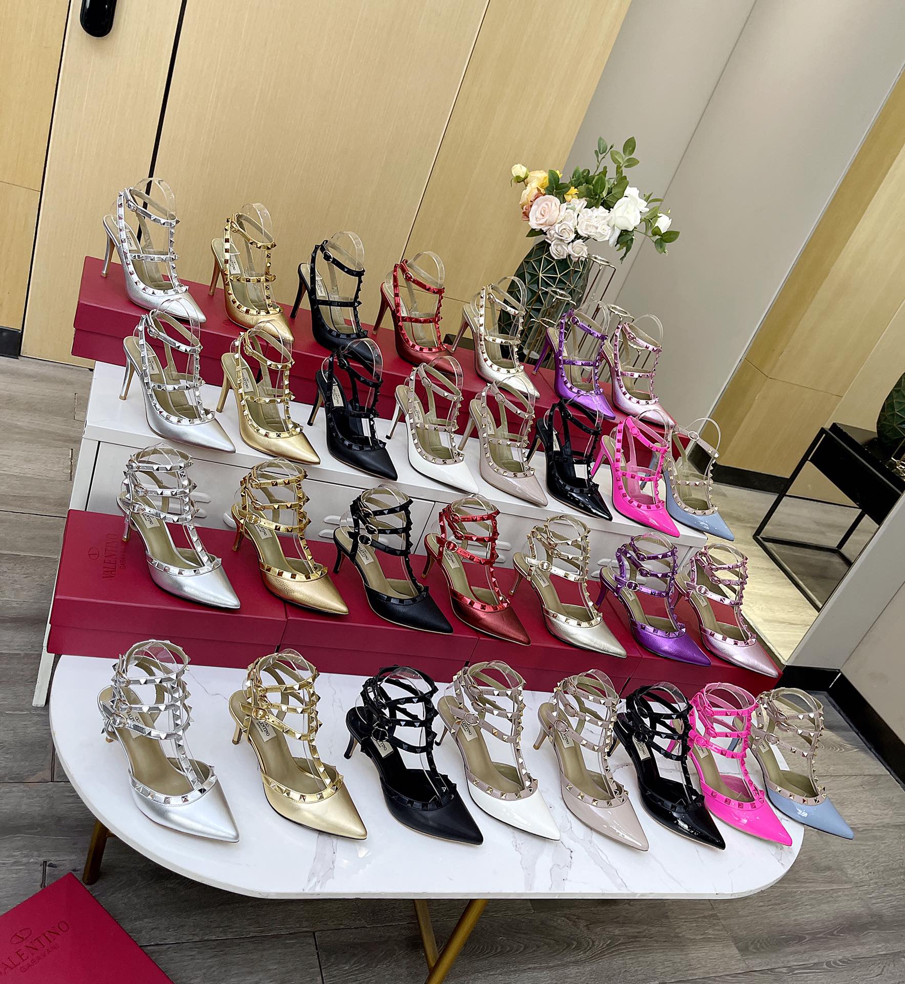 versión superior 𝑉𝐴𝐿𝐸𝑁𝑇𝐼𝑁𝑂 Valentino primavera/verano (nuevos colores) ¡Las mujeres de vuel