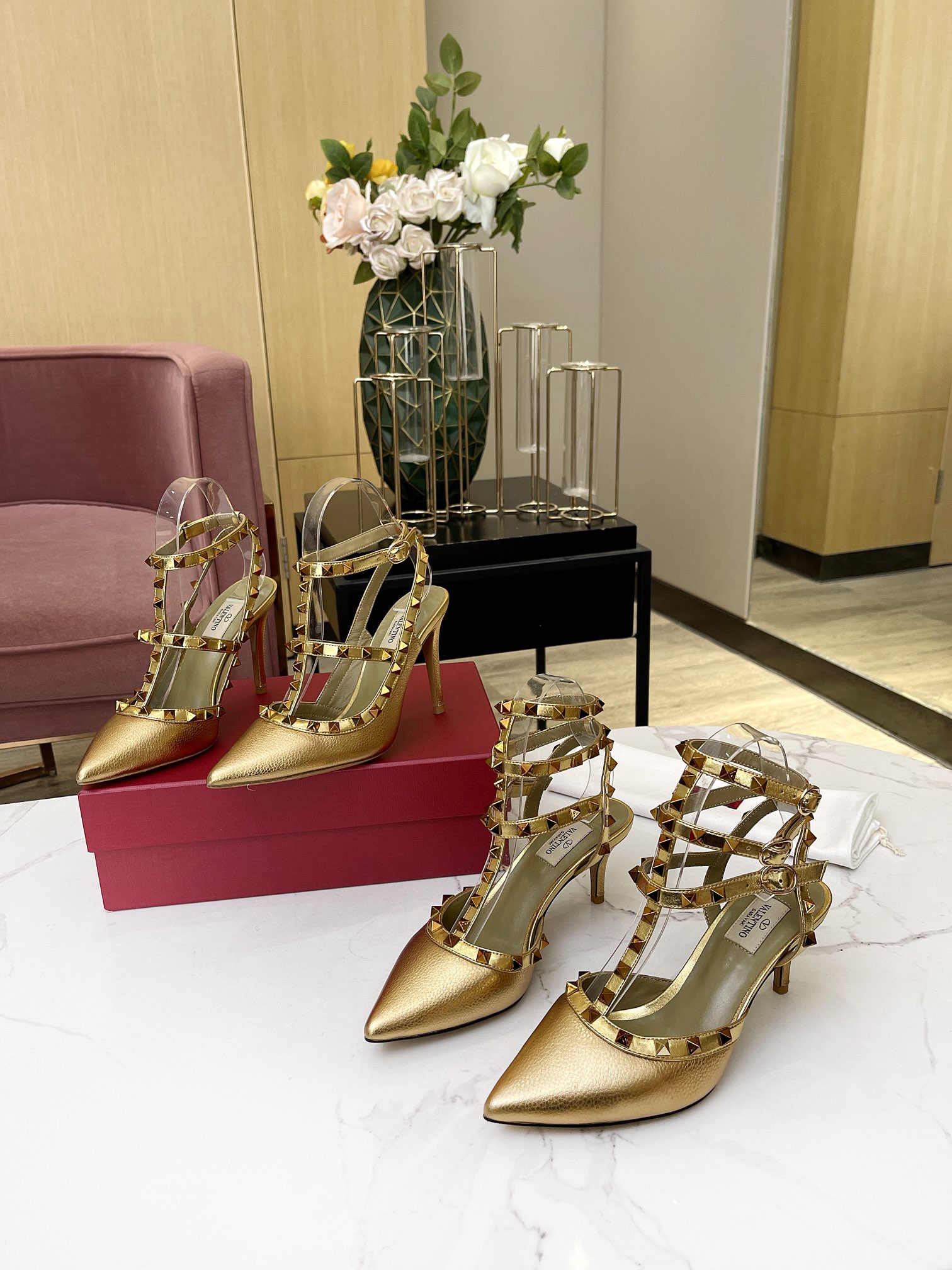 versión superior 𝑉𝐴𝐿𝐸𝑁𝑇𝐼𝑁𝑂 Valentino primavera/verano (nuevos colores) ¡Las mujeres de vuel