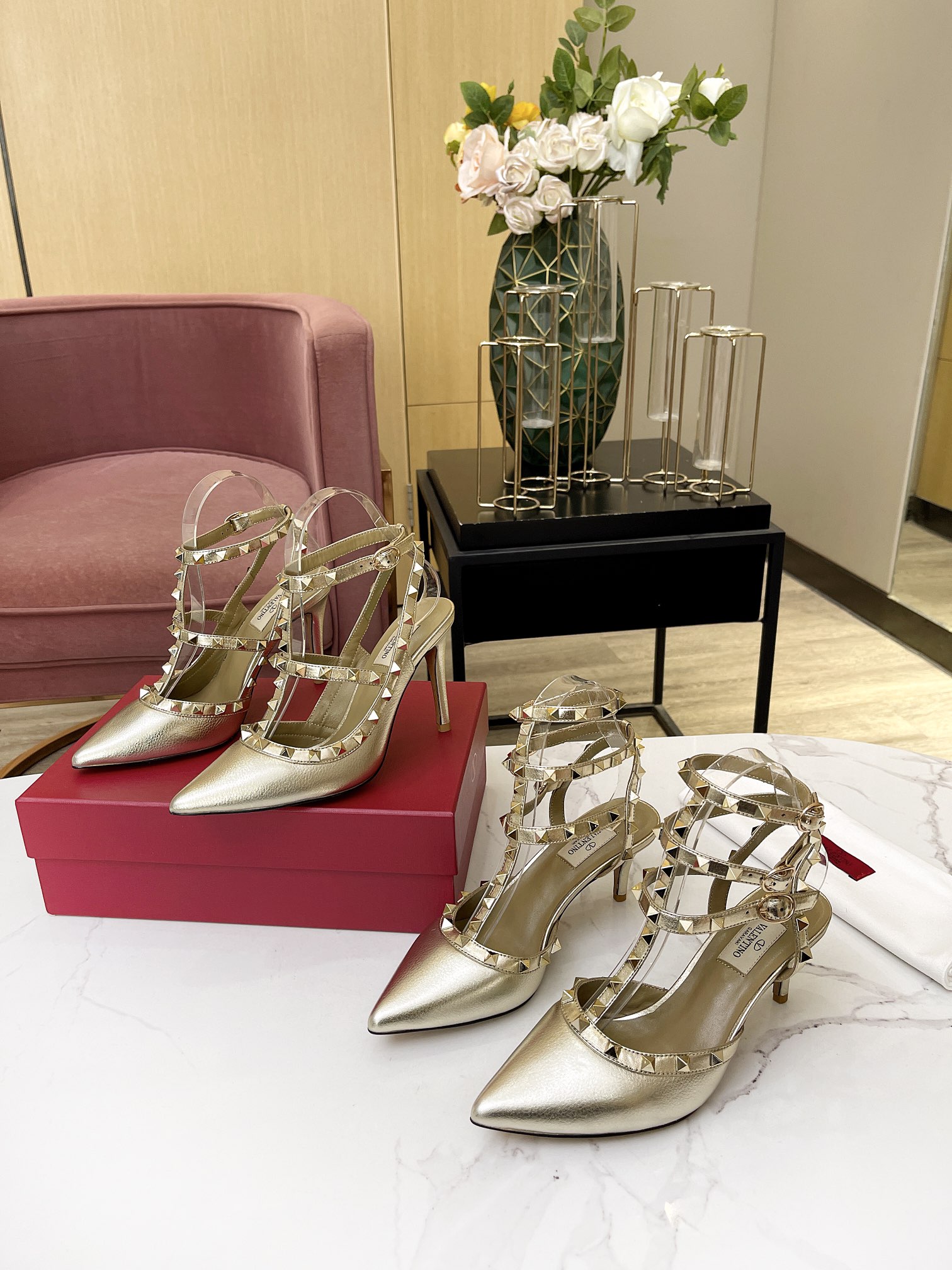 versión superior 𝑉𝐴𝐿𝐸𝑁𝑇𝐼𝑁𝑂 Valentino primavera/verano (nuevos colores) ¡Las mujeres de vuel