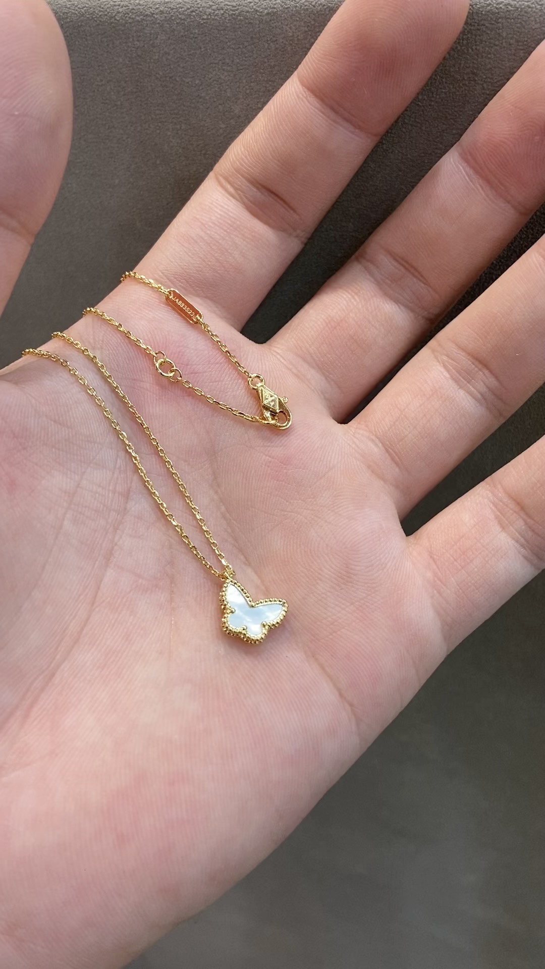 Van Cleef & Arpels vca mini白贝蝴蝶项链 黄金色