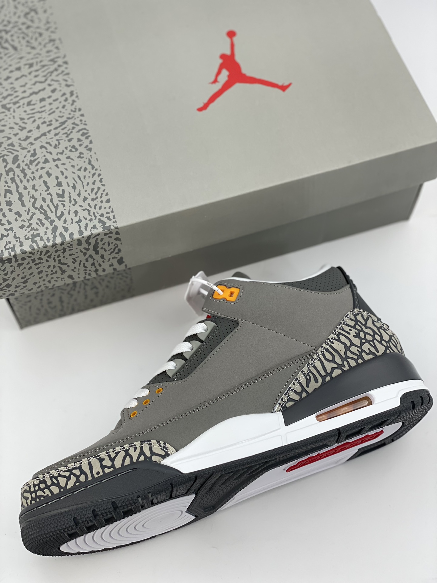 Air jordan 3 Retro ”Cool Grey”  CT8532-012