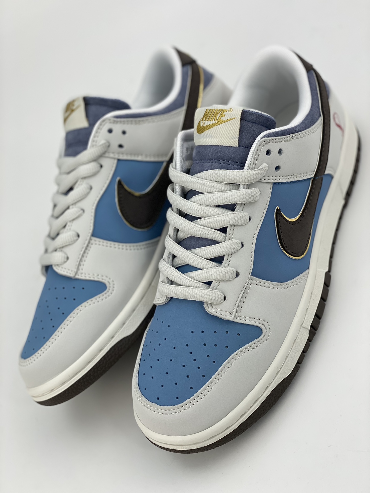 Nike SB Dunk Low Pro World Cup AT2022-688