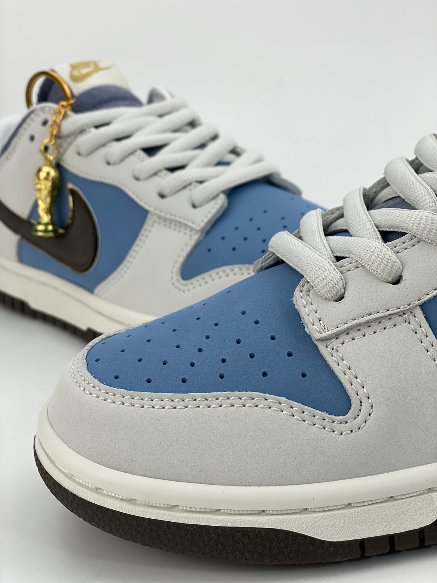 Nike SB Dunk Low Pro World Cup AT2022-688