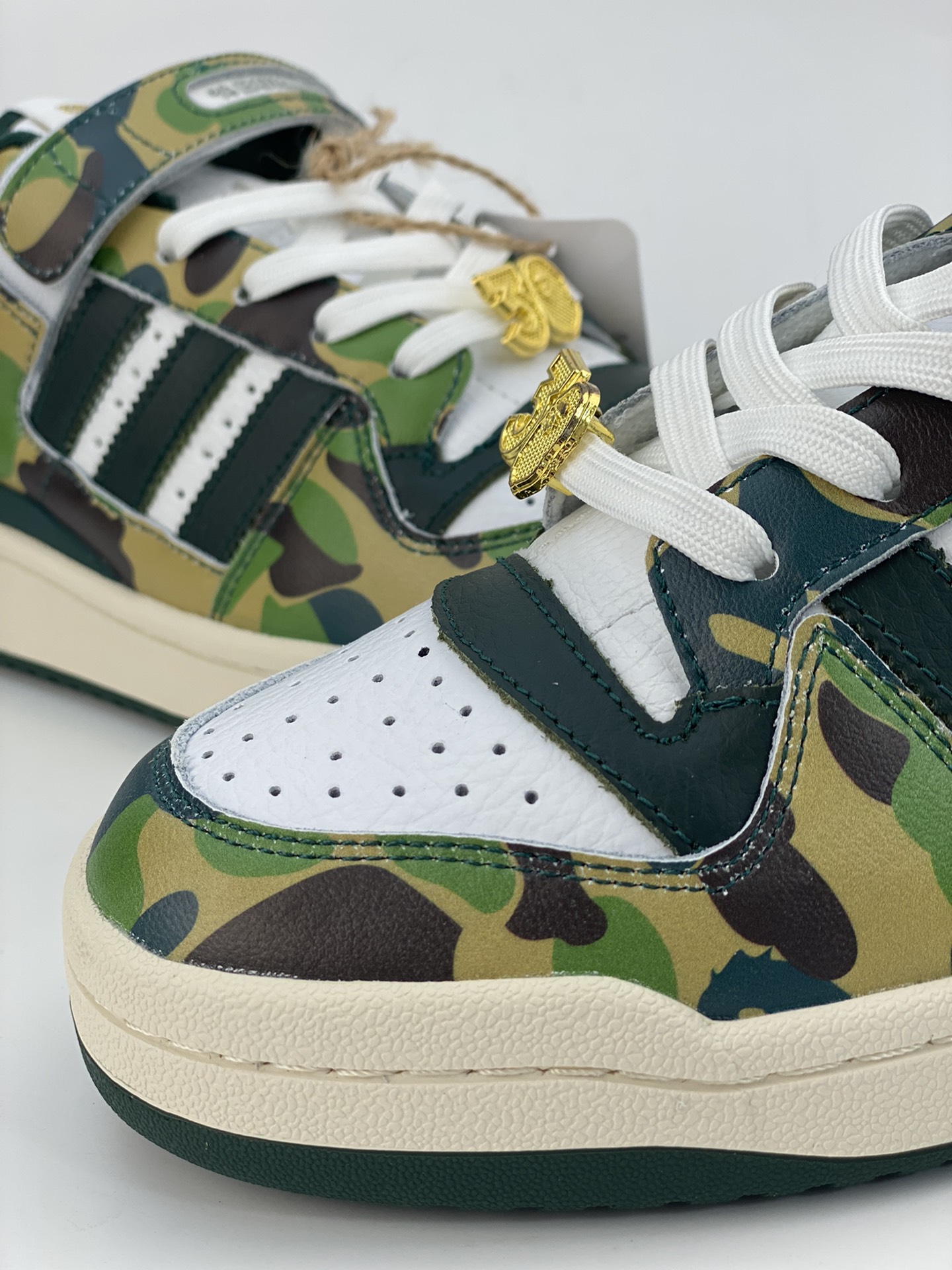 Overseas channel version original box original label A Bathing Ape/BAPE x Adidas Originals Forum 84 Low Clover Low State ID4771